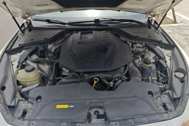 Used Infiniti Q50L 2018 2.0T Enjoyment Version China V Standard Engine Bay