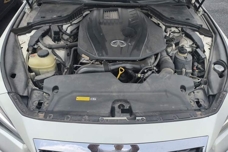 Used Infiniti Q50L 2018 2.0T Enjoyment Edition China V standard Engine Bay