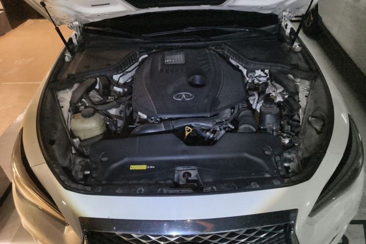 Used Infiniti Q50L 2018 2.0T Enjoyment Edition China V standard Engine Bay