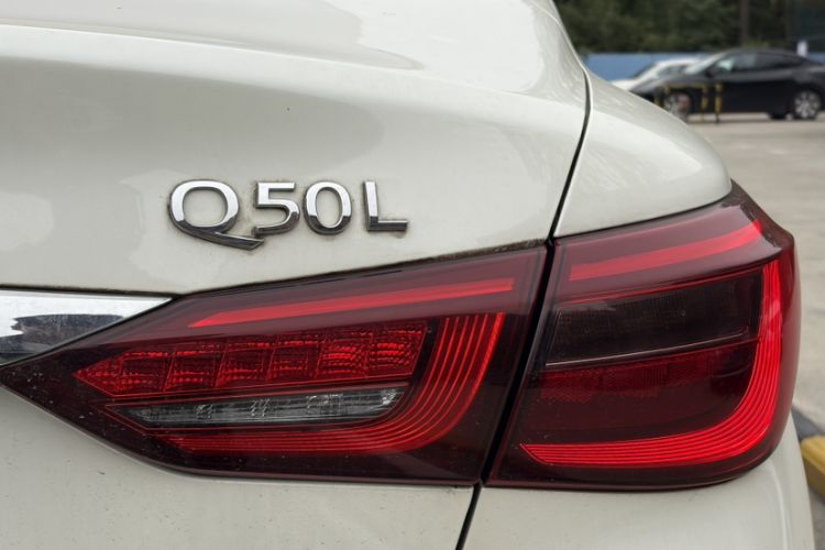 Used Infiniti Q50L 2018 2.0T Enjoyment Version China VI Standard Exterior 3