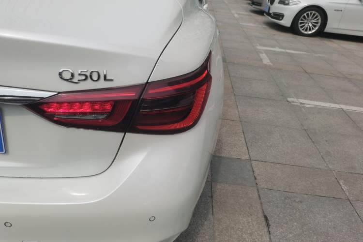 Used Infiniti Q50L 2018 2.0T Comfort Edition China VI Standard Exterior 3