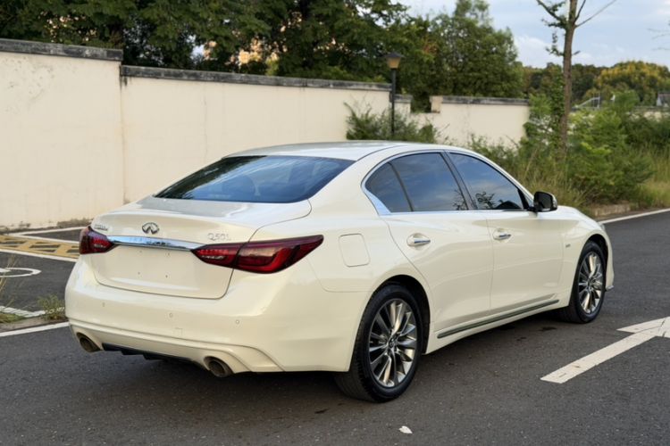 Used Infiniti Q50L 2018 2.0T Enjoyment Version China VI Standard Exterior 6