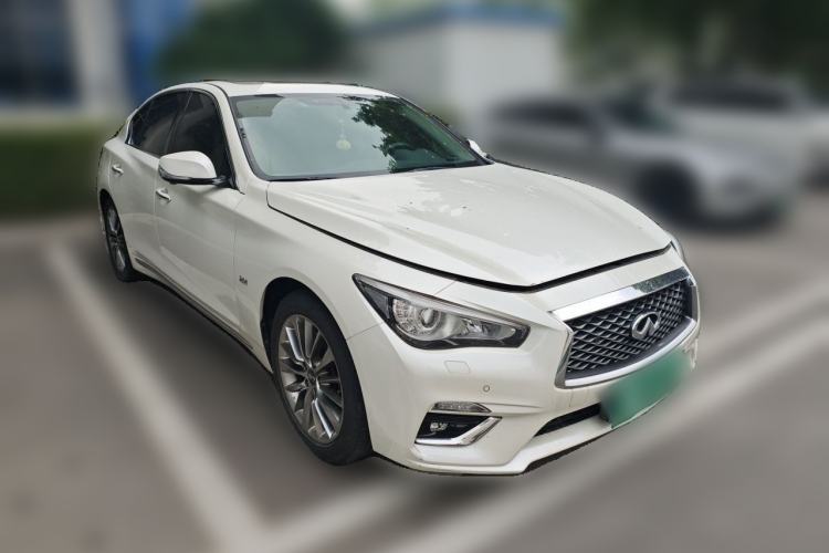 Used Infiniti Q50L 2018 2.0T Enjoyment Edition China V standard Front Right 45 Deg