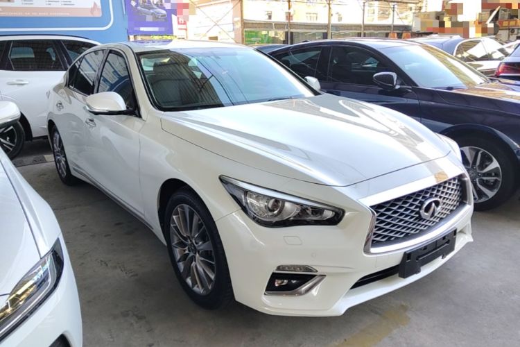 Used Infiniti Q50L 2018 2.0T Enjoyment Edition China V standard Front Right 45 Deg