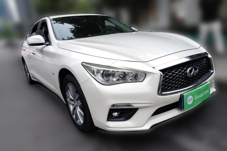 Used Infiniti Q50L 2018 2.0T Comfort Edition China VI Standard Front Right 45 Deg