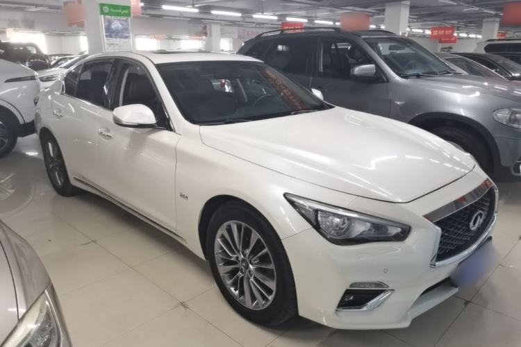 Used Infiniti Q50L 2018 2.0T Enjoyment Version China V Standard Front Right 45 Deg