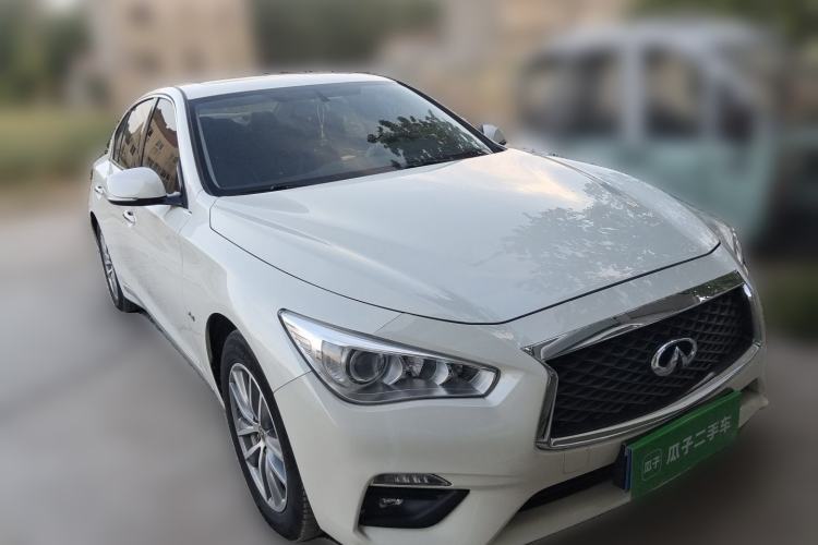 Used Infiniti Q50L 2018 2.0T Comfort Edition China VI Standard Front Right 45 Deg