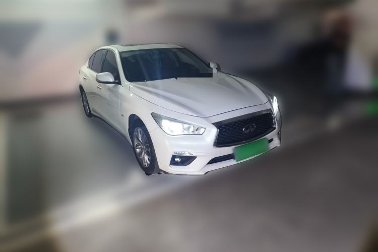 Used Infiniti Q50L 2018 2.0T Comfort Edition China VI Standard Front Right 45 Deg
