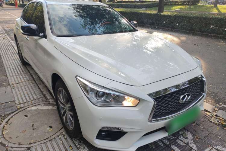 Used Infiniti Q50L 2018 2.0T Comfort Edition China VI Standard Front Right 45 Deg