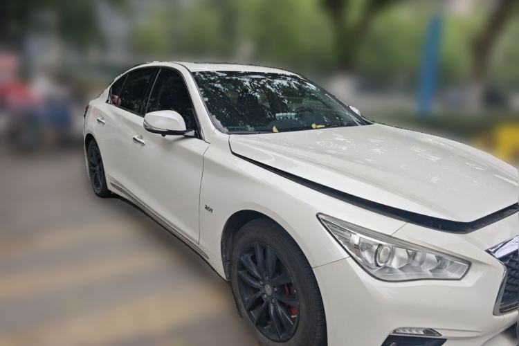 Used Infiniti Q50L 2018 2.0T Comfort Edition China VI Standard Front Right 45 Deg
