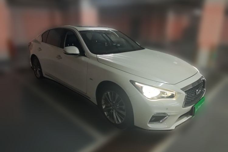Used Infiniti Q50L 2018 2.0T Enjoyment Version China VI Standard Front Right 45 Deg