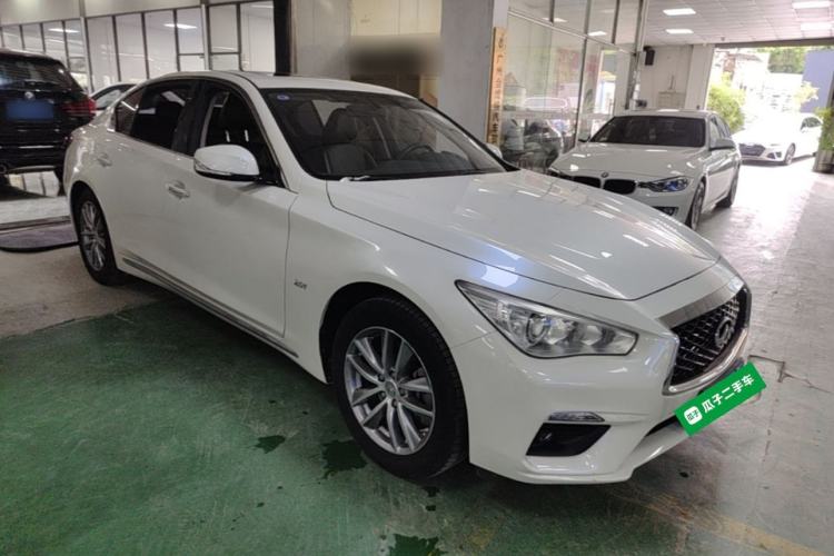 Used Infiniti Q50L 2018 2.0T Comfort Edition China VI Standard Front Right 45 Deg