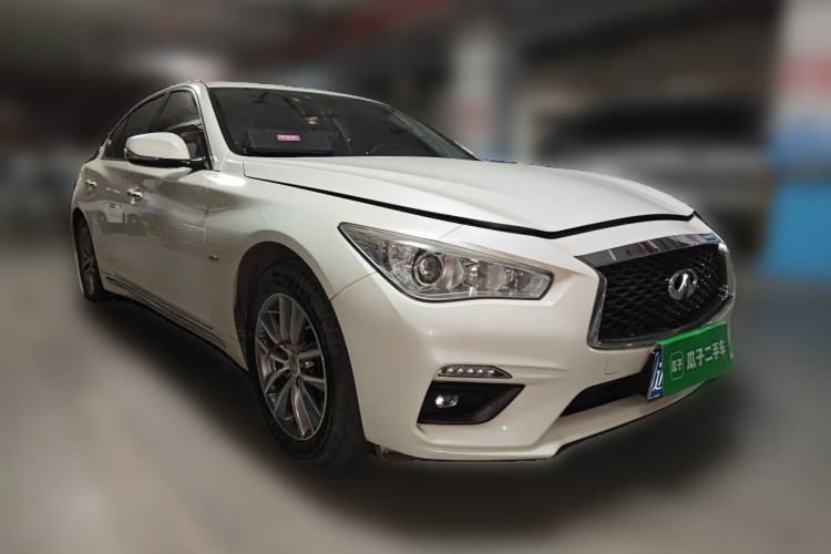 Used Infiniti Q50L 2018 2.0T Comfort Edition China VI Standard Front Right 45 Deg