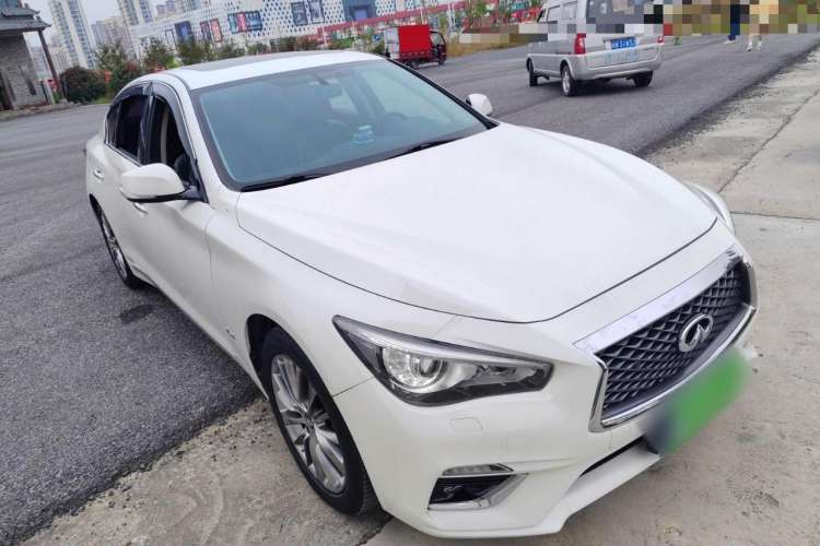 Used Infiniti Q50L 2018 2.0T Enjoyment Version China VI Standard Front Right 45 Deg