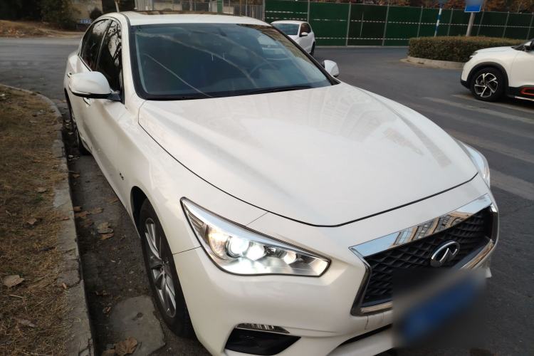 Used Infiniti Q50L 2018 2.0T Comfort Edition China VI Standard Front Right 45 Deg