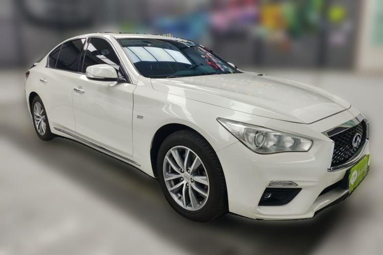 Used Infiniti Q50L 2018 2.0T Comfort Edition China VI Standard Front Right 45 Deg