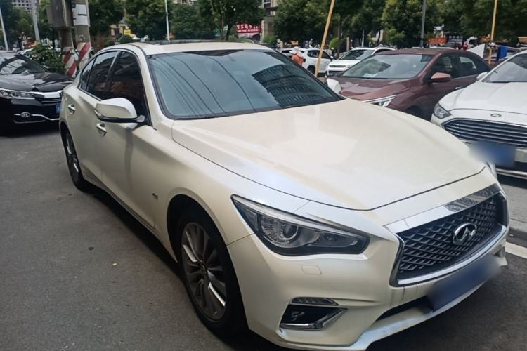 Used Infiniti Q50L 2018 2.0T Enjoyment Version China V Standard Front Right 45 Deg
