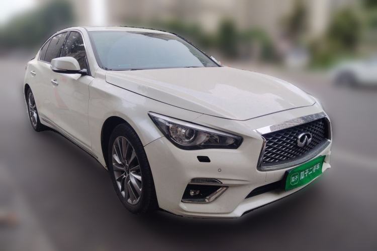 Used Infiniti Q50L 2018 2.0T Enjoyment Version China VI Standard Front Right 45 Deg