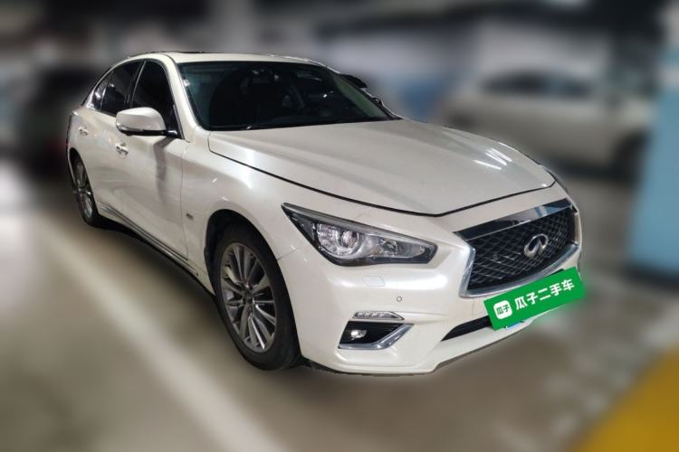 Used Infiniti Q50L 2018 2.0T Enjoyment Version China VI Standard Front Right 45 Deg