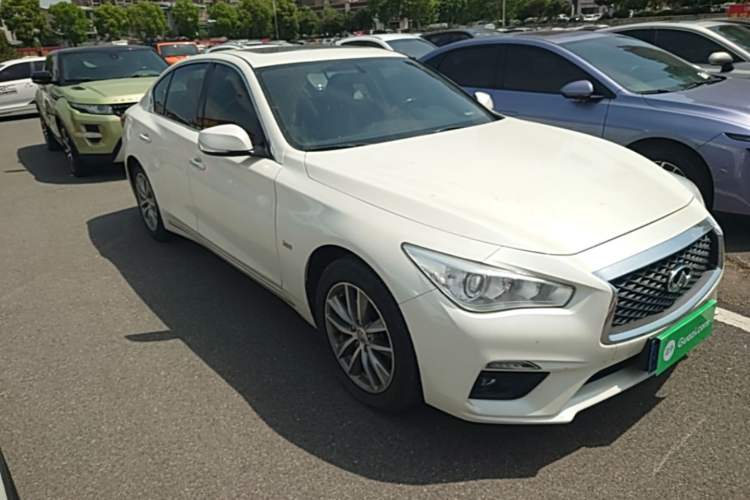 Used Infiniti Q50L 2018 2.0T Comfort Edition China VI Standard Front Right 45 Deg