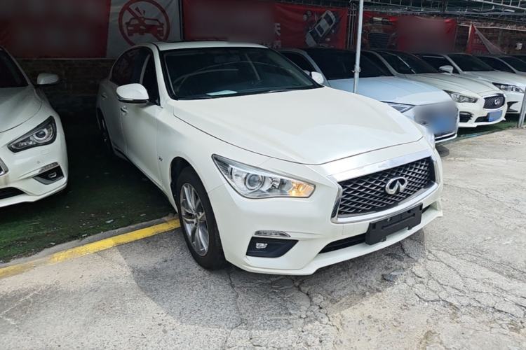 Used Infiniti Q50L 2018 2.0T Comfort Edition China VI Standard Front Right 45 Deg