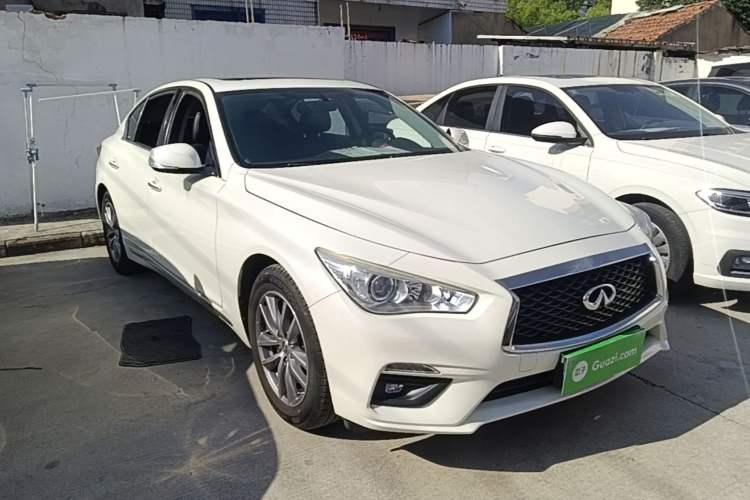 Used Infiniti Q50L 2018 2.0T Comfort Edition China V Standard Front Right 45 Deg