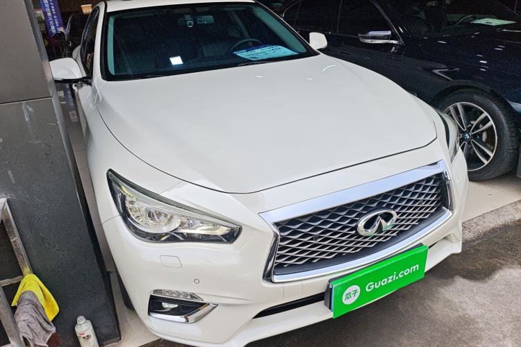 Used Infiniti Q50L 2018 2.0T Enjoyment Version China VI Standard Front Right 45 Deg