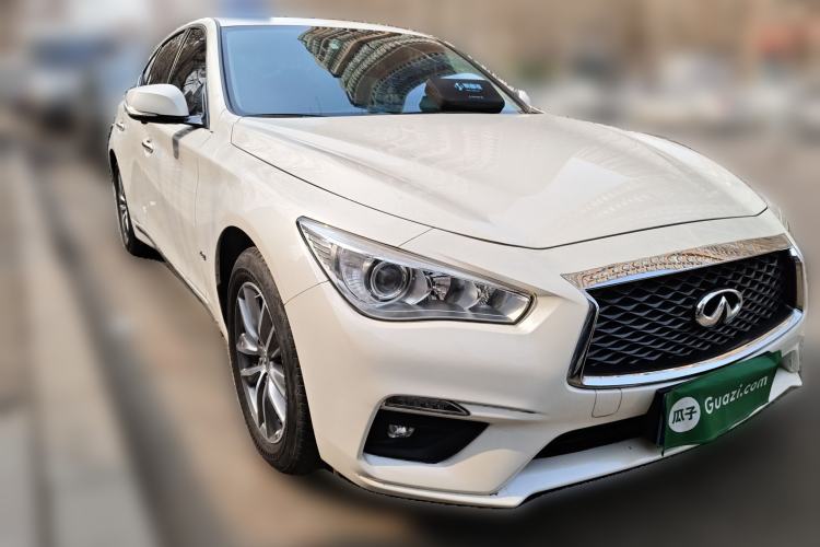 Used Infiniti Q50L 2018 2.0T Comfort Edition China VI Standard Front Right 45 Deg