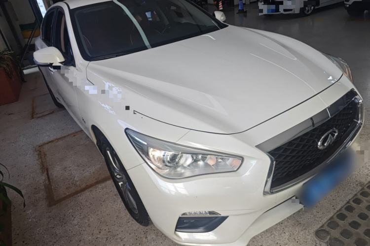 Used Infiniti Q50L 2018 2.0T Comfort Edition China VI Standard Front Right 45 Deg