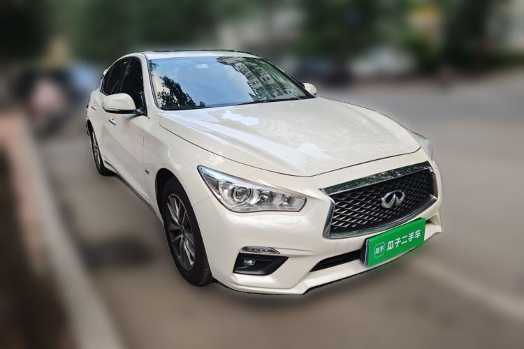 Used Infiniti Q50L 2018 2.0T Comfort Edition China VI Standard Front Right 45 Deg