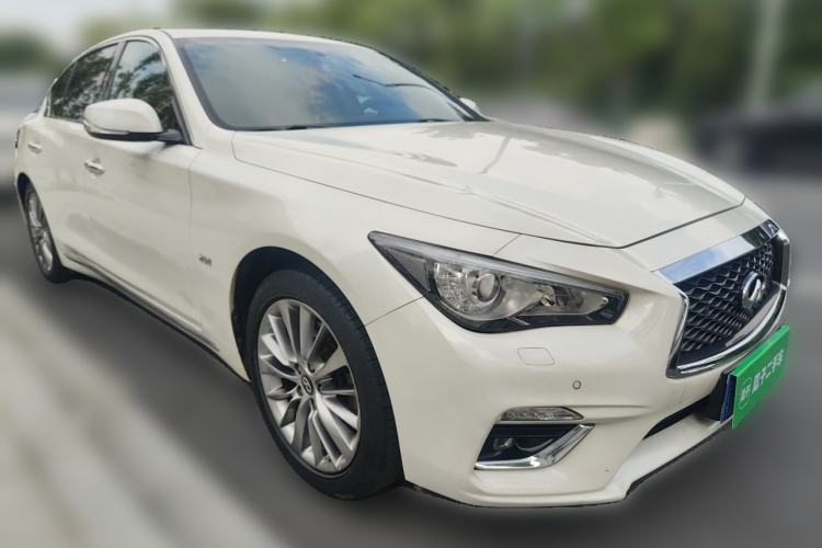 Used Infiniti Q50L 2018 2.0T Enjoyment Version China V Standard Front Right 45 Deg