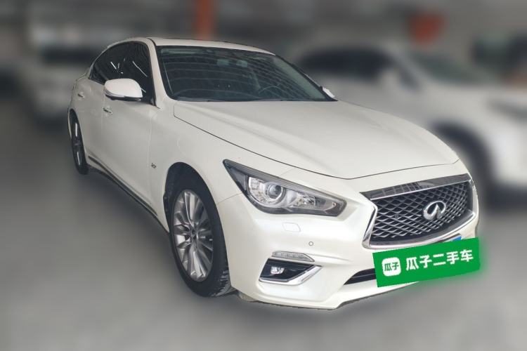 Used Infiniti Q50L 2018 2.0T Enjoyment Version China VI Standard Front Right 45 Deg