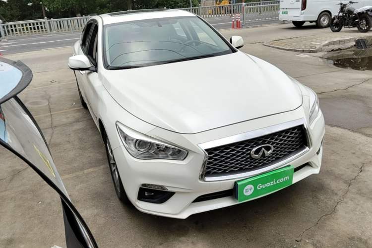 Used Infiniti Q50L 2018 2.0T Comfort Edition China V Standard Front Right 45 Deg