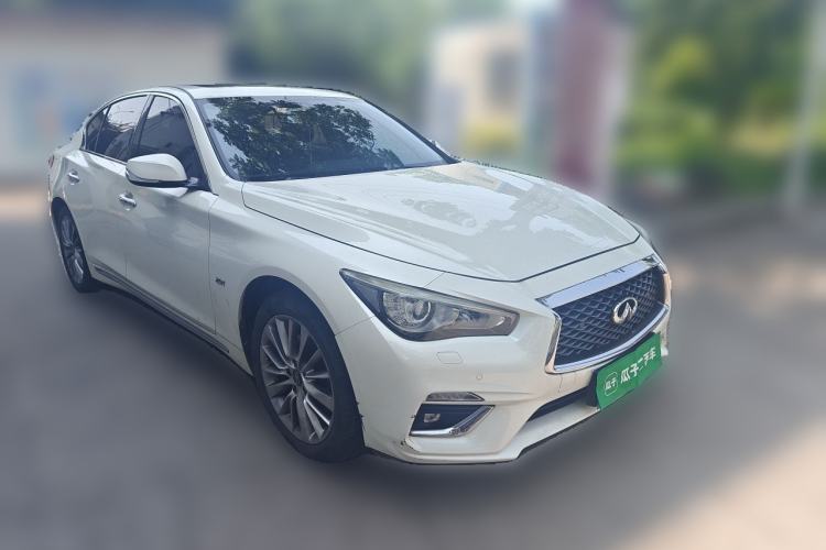 Used Infiniti Q50L 2018 2.0T Enjoyment Version China VI Standard Front Right 45 Deg