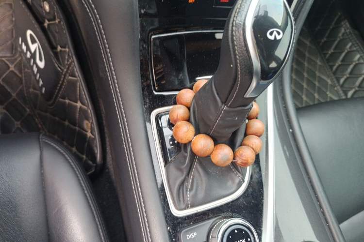 Used Infiniti Q50L 2018 2.0T Comfort Edition China VI Standard Gear Lever