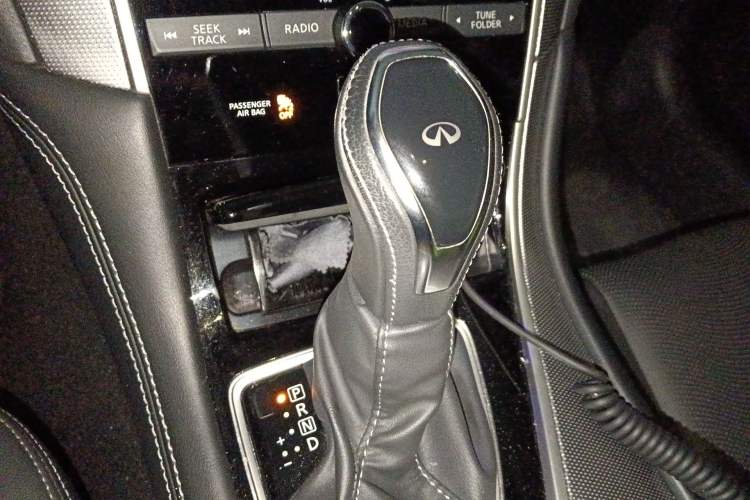 Used Infiniti Q50L 2018 2.0T Enjoyment Version China VI Standard Gear Lever