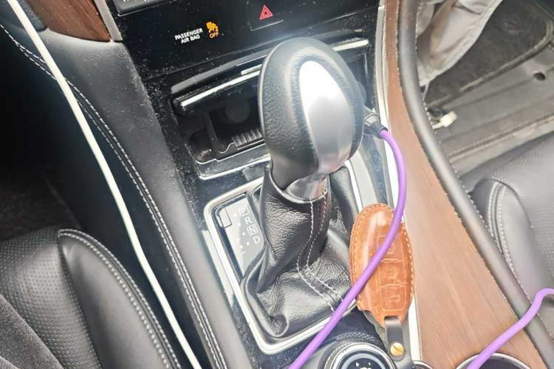 Used Infiniti Q50L 2018 2.0T Comfort Edition China V Standard Gear Lever