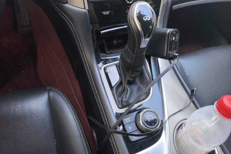 Used Infiniti Q50L 2018 2.0T Enjoyment Version China VI Standard Gear Lever