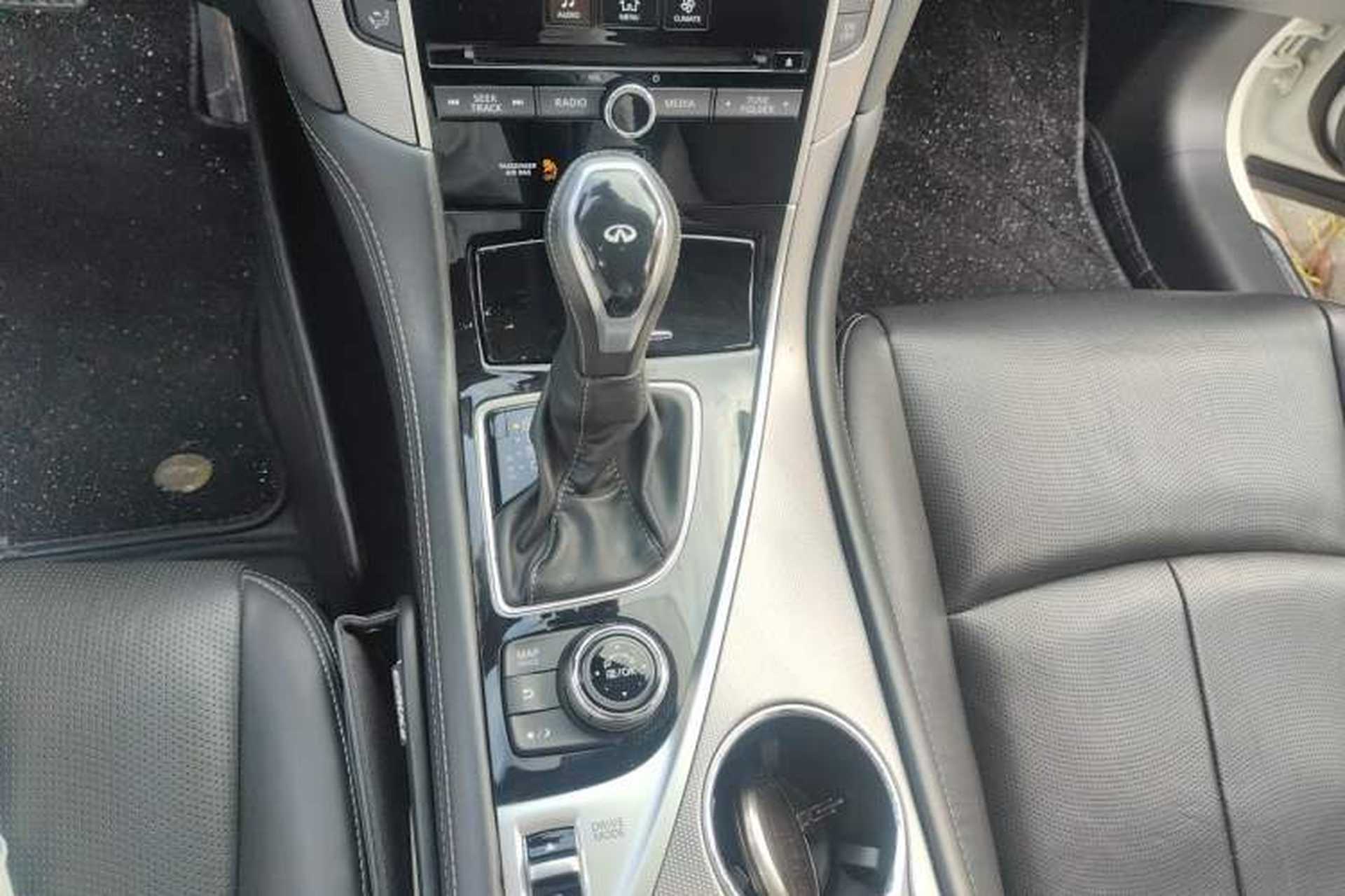 Used Infiniti Q50L 2018 2.0T Enjoyment Version China V Standard Gear Lever