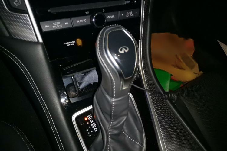 Used Infiniti Q50L 2018 2.0T Enjoyment Version China VI Standard Gear Lever