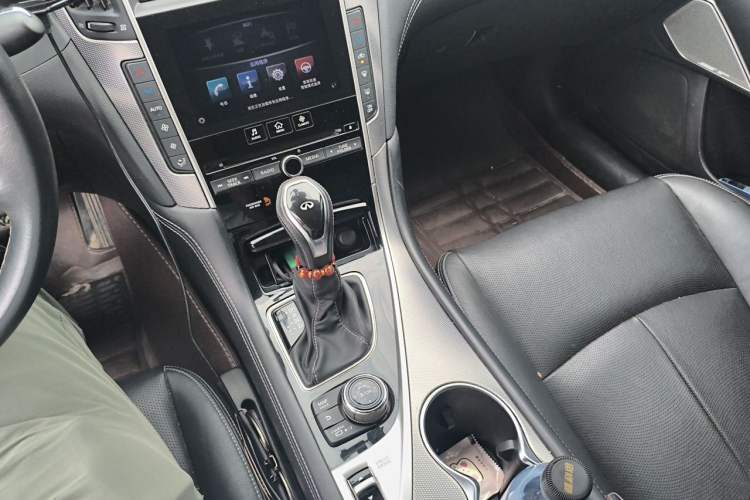 Used Infiniti Q50L 2018 2.0T Enjoyment Edition China V standard Gear Lever