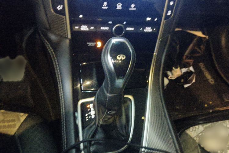 Used Infiniti Q50L 2018 2.0T Enjoyment Version China V Standard Gear Lever