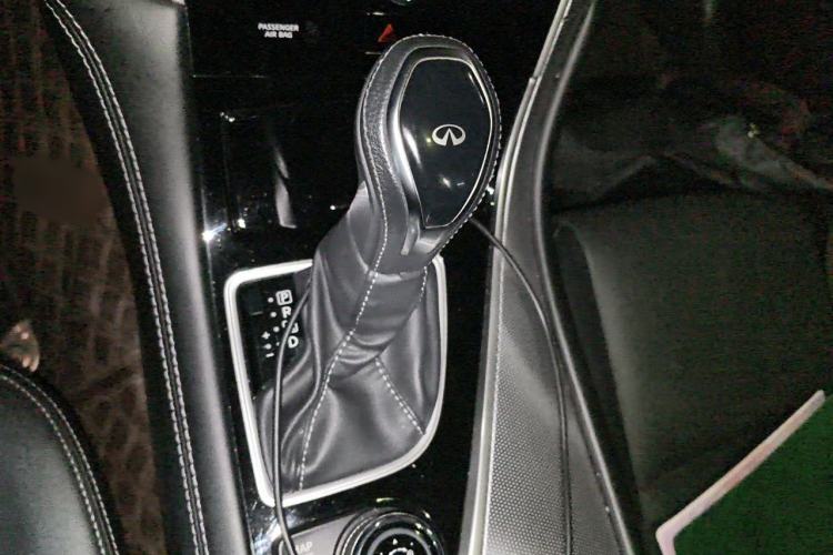 Used Infiniti Q50L 2018 2.0T Enjoyment Edition China V standard Gear Lever