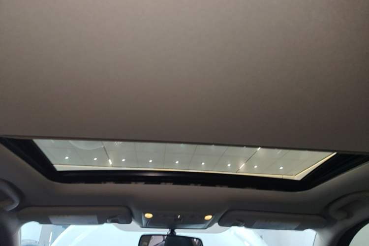 Used Infiniti Q50L 2018 2.0T Enjoyment Version China VI Standard Headliner