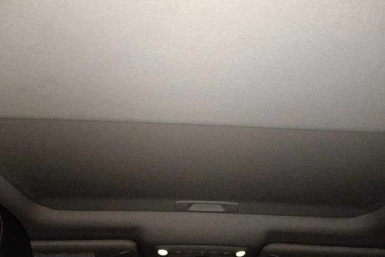 Used Infiniti Q50L 2018 2.0T Enjoyment Version China VI Standard Headliner