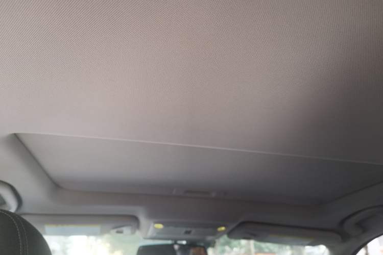 Used Infiniti Q50L 2018 2.0T Enjoyment Version China VI Standard Headliner