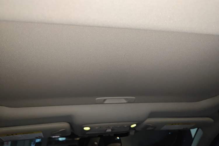 Used Infiniti Q50L 2018 2.0T Comfort Edition China VI Standard Headliner