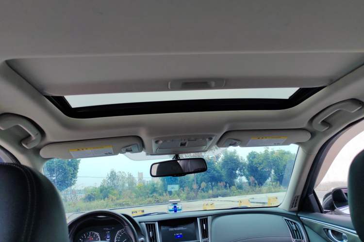 Used Infiniti Q50L 2018 2.0T Enjoyment Version China VI Standard Headliner