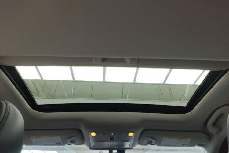 Used Infiniti Q50L 2018 2.0T Comfort Edition China VI Standard Headliner