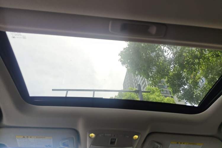 Used Infiniti Q50L 2018 2.0T Enjoyment Version China VI Standard Headliner